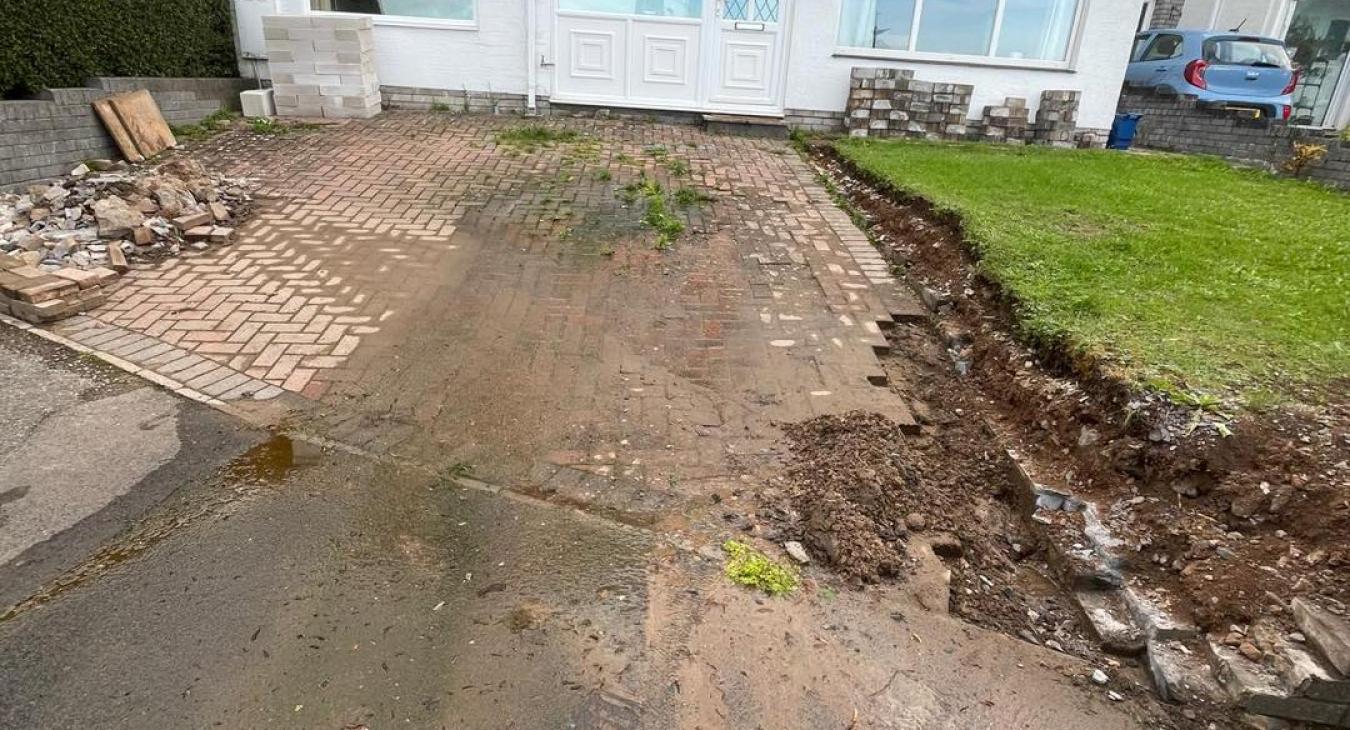 Pipe Relay Following Leak Detection, Wales