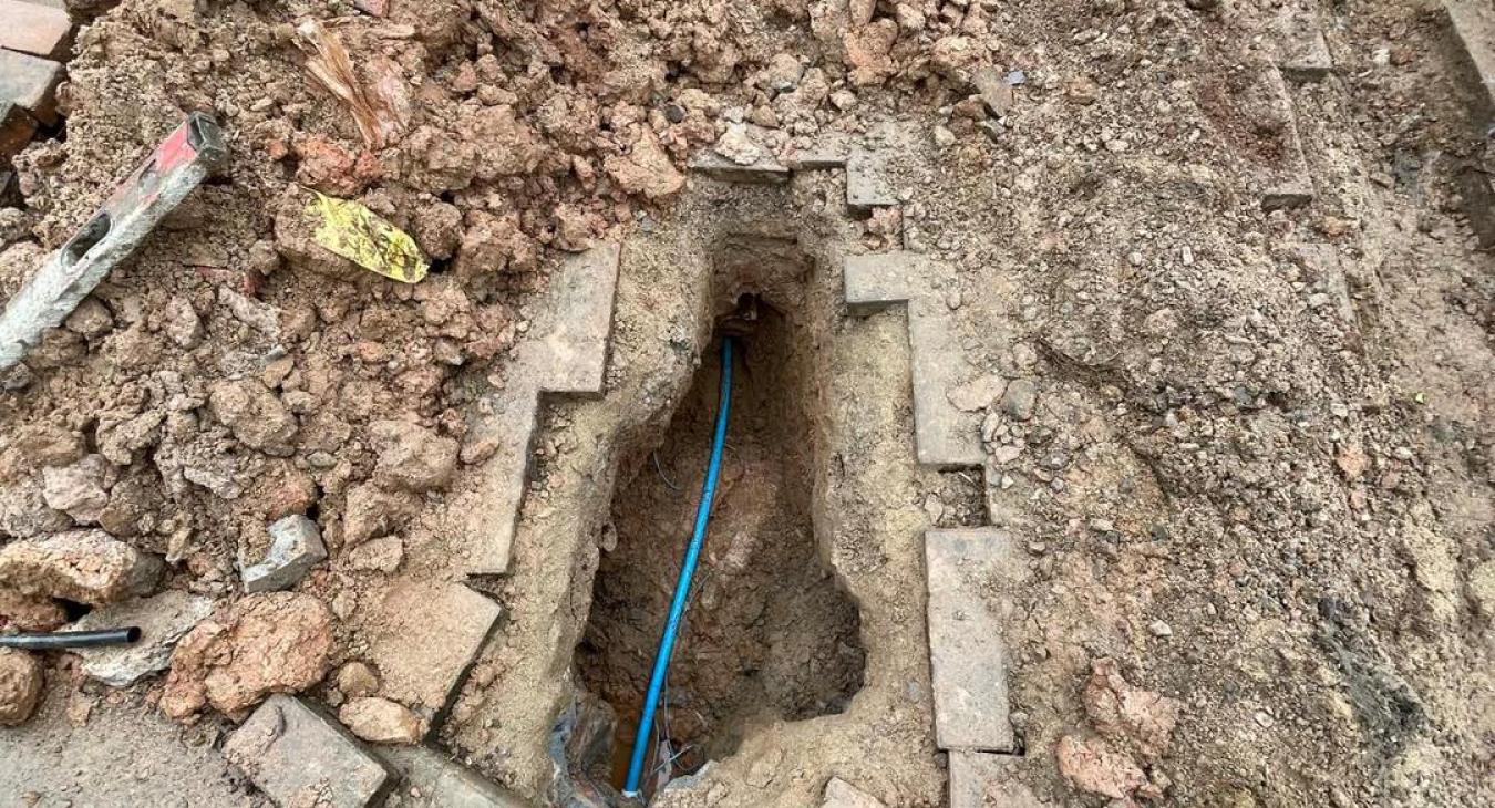 Pipe Relay Following Leak Detection, Wales