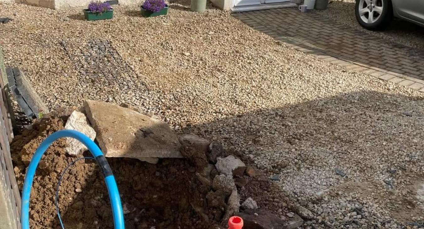 Supply Divide, Dursley